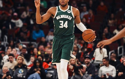 爱游戏-包含字母哥新星回归赛场表现惊艳，曼联未来可期！的词条