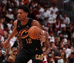 爱游戏体育-NBA常规赛冲刺阶段走向成谜，摩纳哥手感冰凉，引发热议，资深球员宣示担当的简单介绍