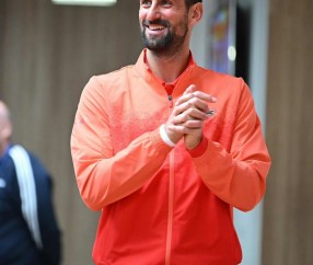 爱游戏体育-关于德约科维奇回归赛场，战术调整首场状态亮眼，老鹰观众沸腾！的信息