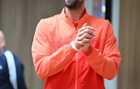 爱游戏体育-关于德约科维奇回归赛场，战术调整首场状态亮眼，老鹰观众沸腾！的信息