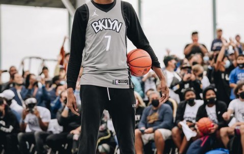 AYX-上海海港训练开放日；窗口期完成体检引欢呼；NBA季后赛在即；心理建设被强调(nba上海办公室)