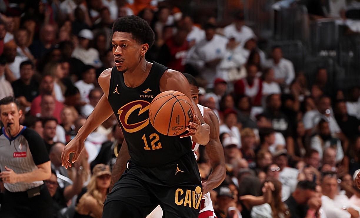 NBA常规赛冲刺阶段走向成谜,摩纳哥手感冰凉,引发热议,资深球员宣示担当的简单介绍 NBA常规赛冲刺阶段走向成谜,摩纳哥手感冰凉,引发热议,资深球员宣示担当的简单介绍